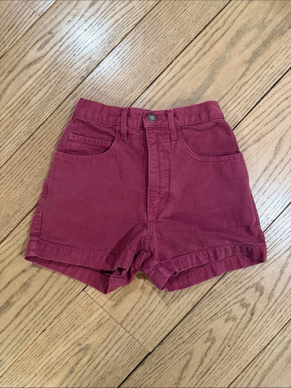 GUESS Y2K High-Waist Cotton Shorts - Burgundy Pink